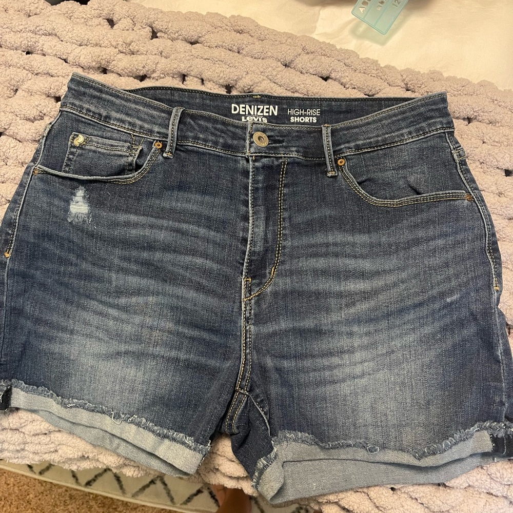 Denizen from Levi's size 8/29 women’s jean shorts